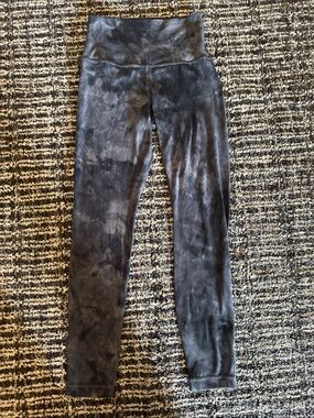 Lululemon Align High-Rise Pant 25"
Diamond Dye Pitch Grey Graphite Grey
